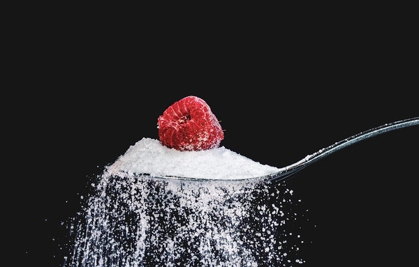 dlaczego naturalne słodziki są zdrowsze od cukru