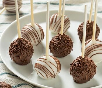 cake pops - proste i pyszne ciasto na patyku