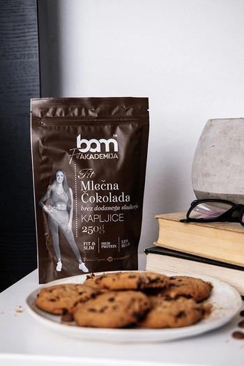 Krople czekolady mlecznej, bez dodatku cukru, 250 g