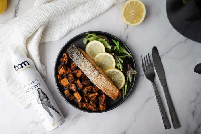 pieczony łosoś i słodkie ziemniaki z airfryer