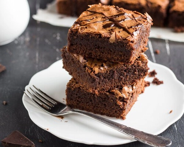 brownie z masłem z orzechów nerkowca