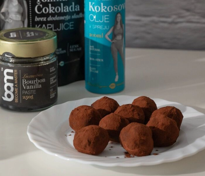 trufle z awokado z gorzką czekoladą
