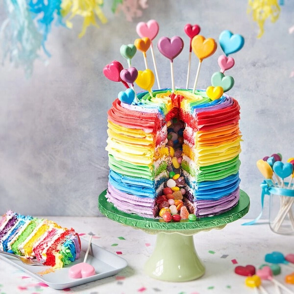 tęczowy tort pinata