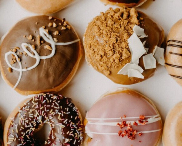 rubinowe pączki czekoladowe z malinami
