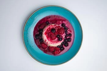 Panna cotta z malinami