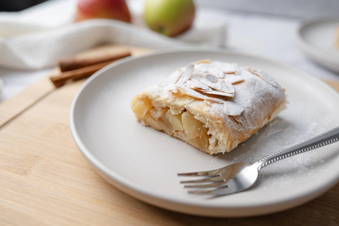strudel jabłkowy w wersji słodkiej i słonej